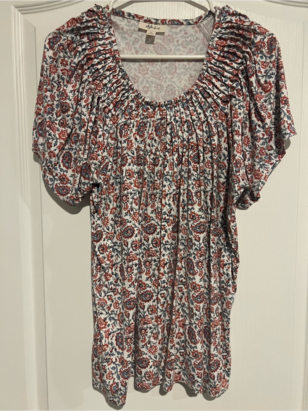 Style & Co. White Scoop-Neck Floral Print Blouse